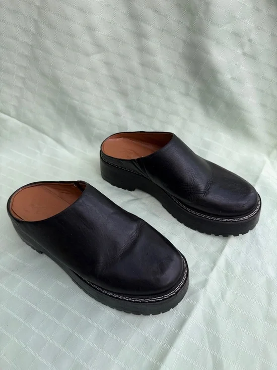 Black Matisse Leather Slip-On Clog - Picture 3 of 8